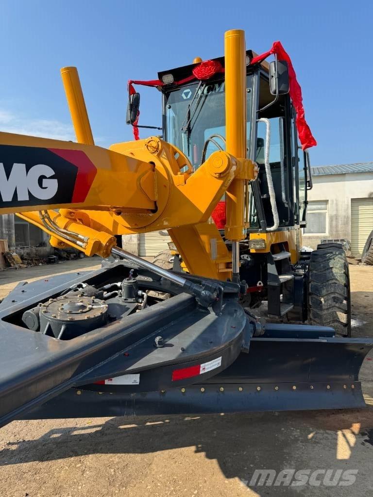 XCMG GR 2153 Niveleuse