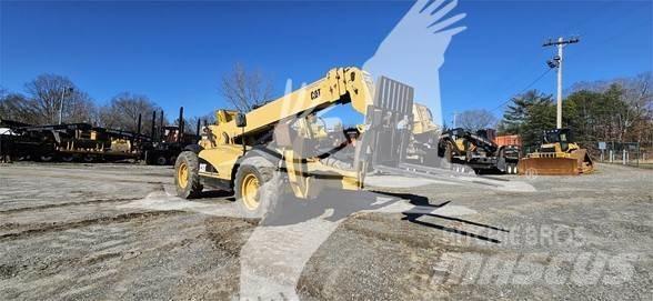 CAT TH560B Chariot télescopique