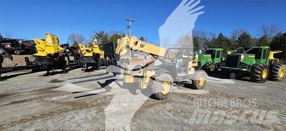 CAT TH560B Chariot télescopique