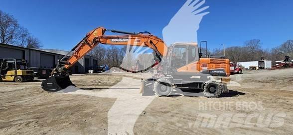 Doosan DX210W Pelle sur pneus