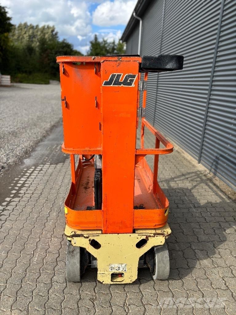 JLG 1230 ES Mât vertical