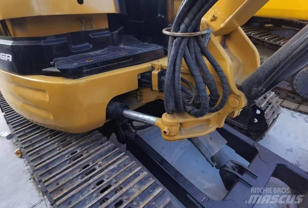 CAT 304 C Mini pelle < 7t