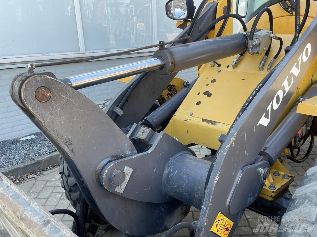Volvo L 30 G     2018     CE Chargeuse sur pneus