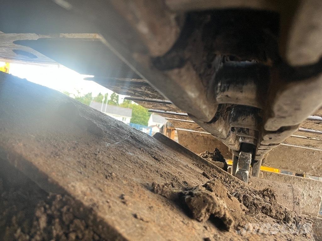 Komatsu PC138 US-8 Pelle sur chenilles