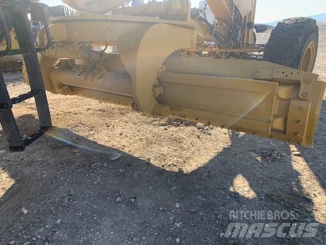 CAT 16 Niveleuse