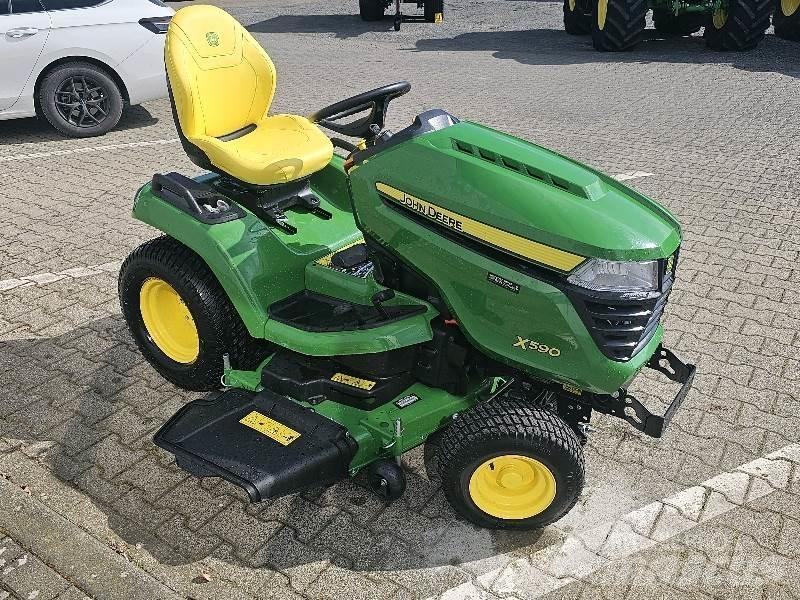 John Deere X590 Faucheuse