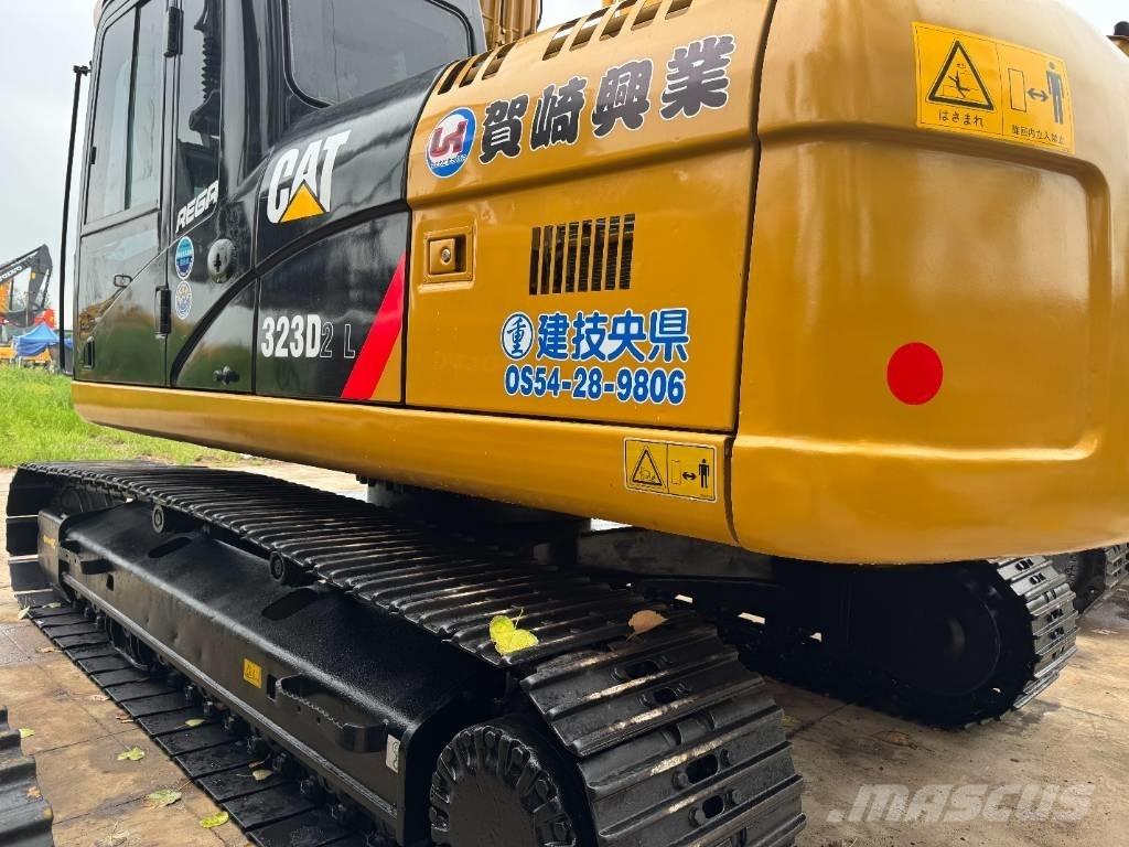 CAT 323D2 Pelle sur chenilles