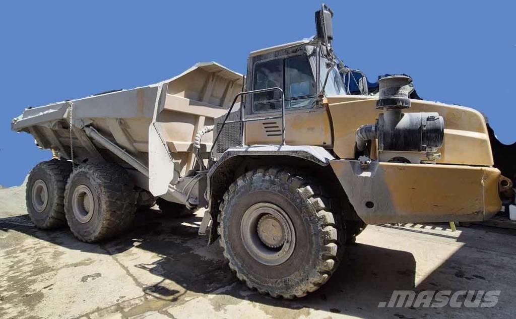 Bell B40D - 6x6 Tombereau articulé