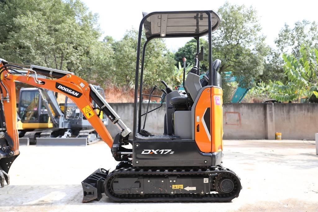Doosan DX 17 Pelle sur chenilles