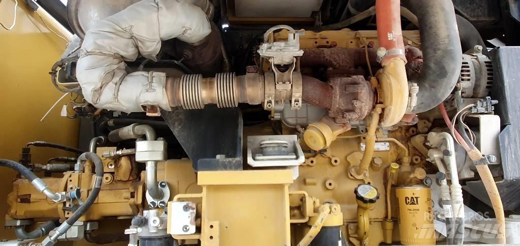 CAT M316F Pelle sur pneus