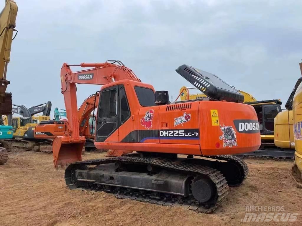 Doosan 225-7 Pelle sur chenilles