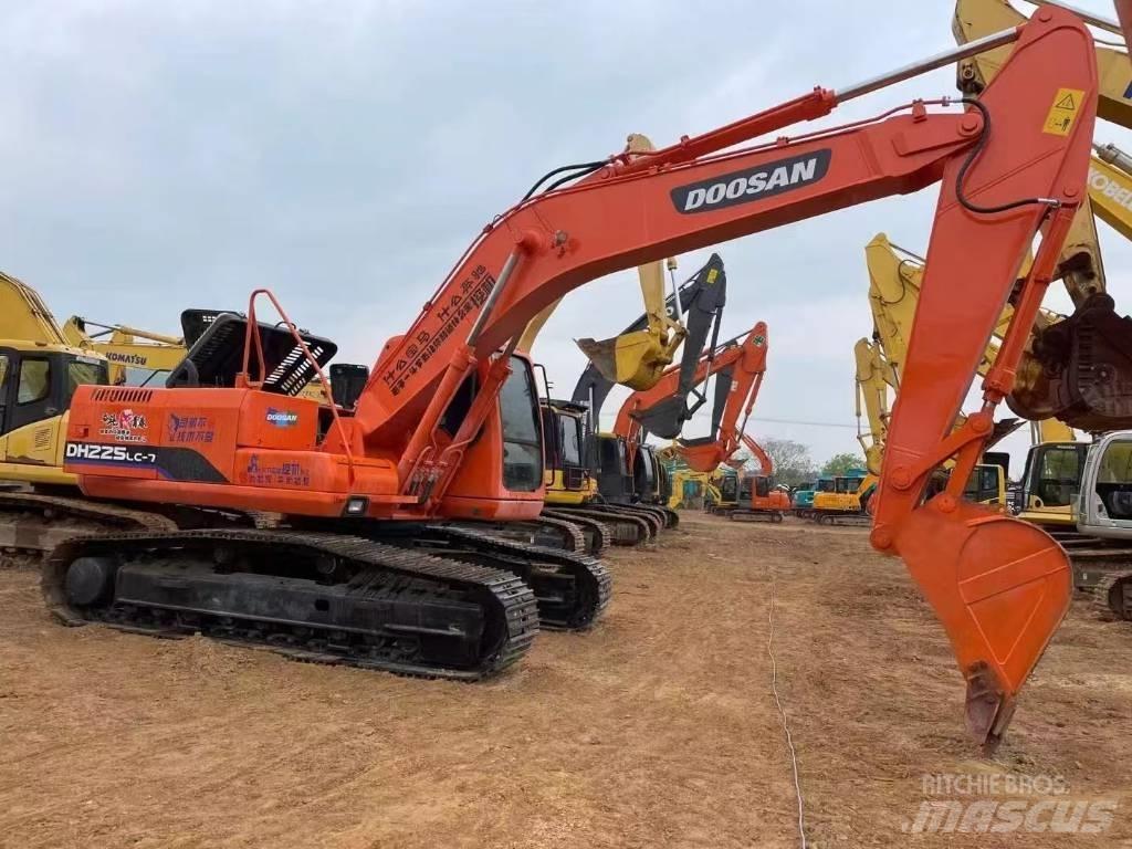 Doosan 225-7 Pelle sur chenilles