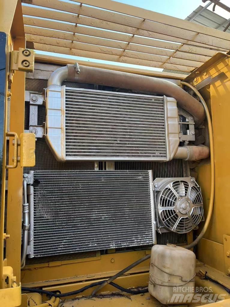 CAT 320 C L Pelle sur chenilles