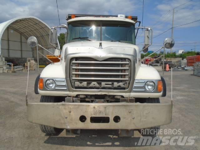 Mack CV 713 Camion benne