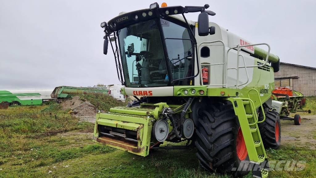 CLAAS Lexion 670 Moissonneuse batteuse