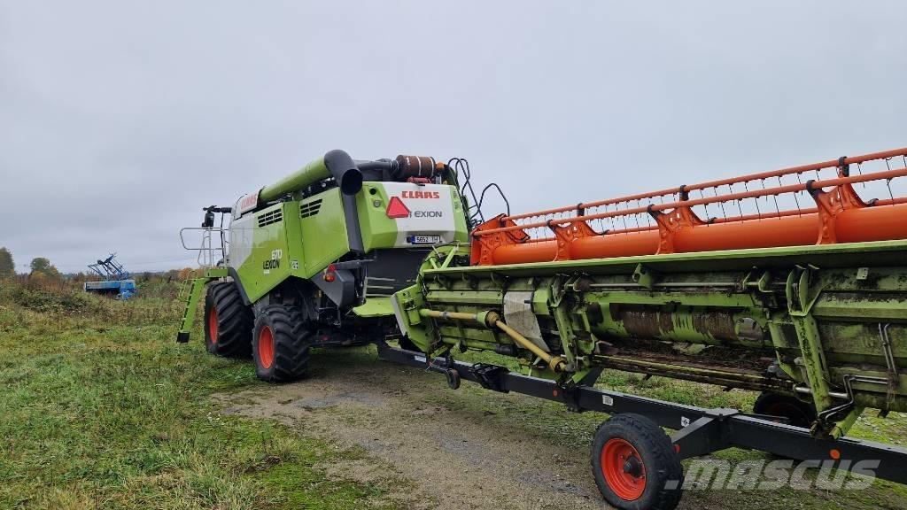 CLAAS Lexion 670 Moissonneuse batteuse