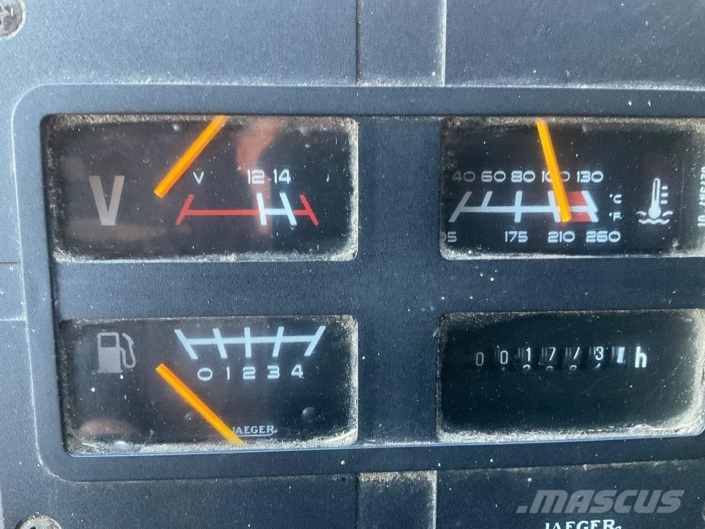 New Holland TX 30 Moissonneuse batteuse