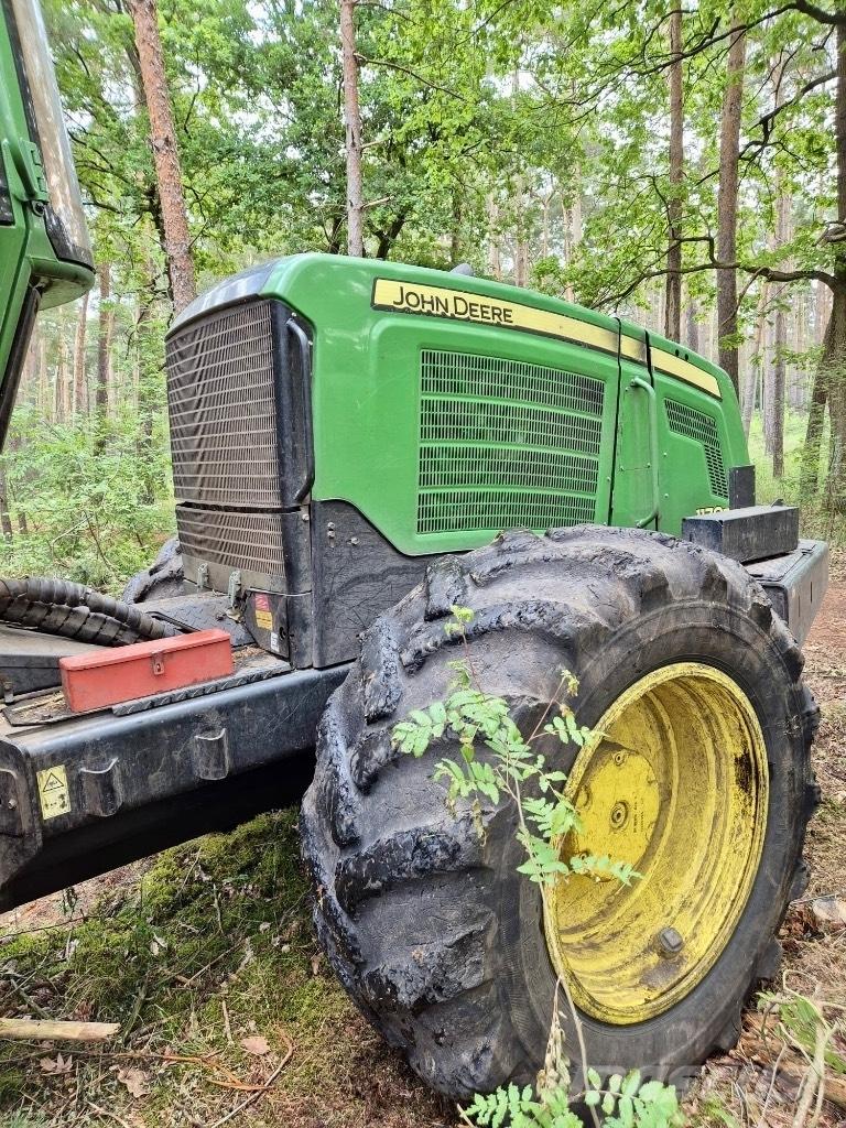 John Deere 1170 E Abatteuse