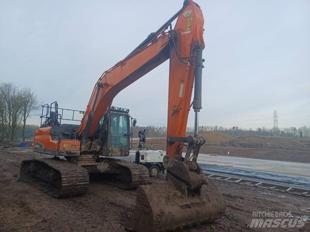 Doosan DX 225 LC-5 Pelle sur chenilles