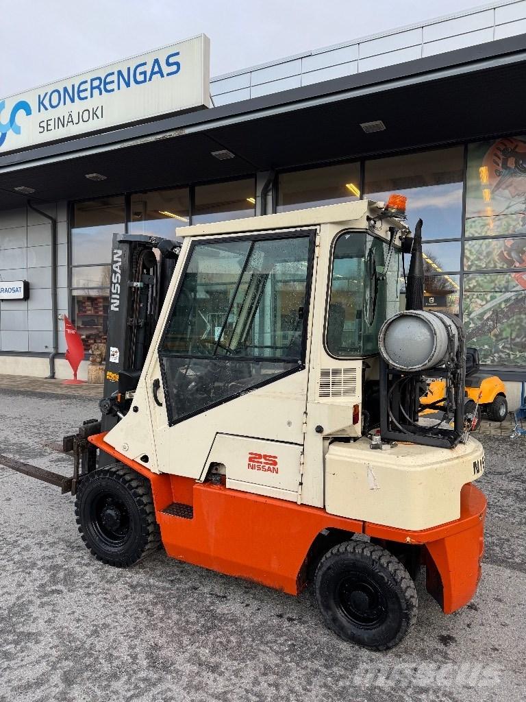 Nissan 25 Chariots GPL