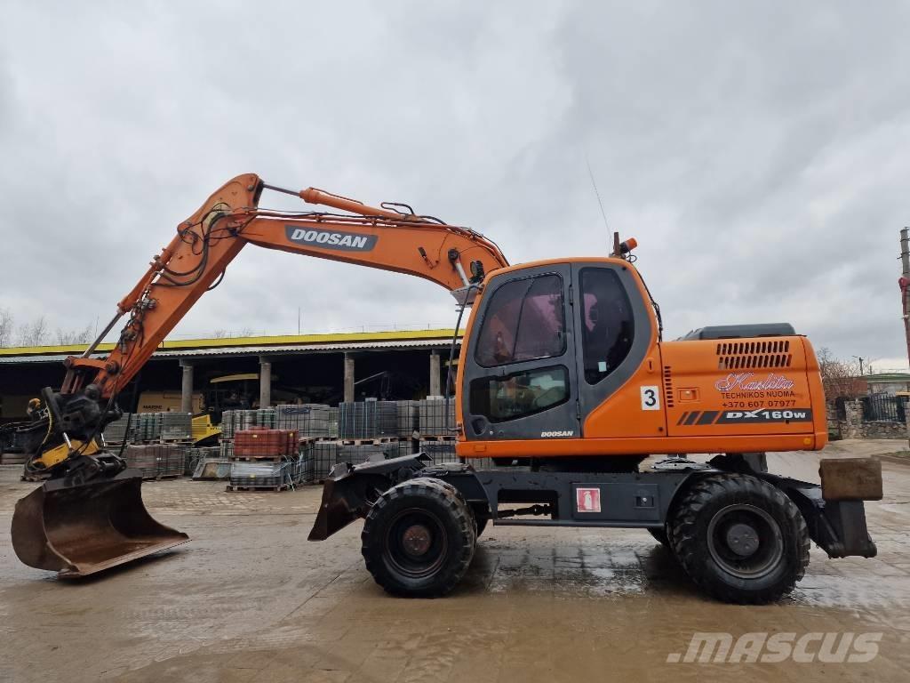 Doosan DX 160 W Pelle sur pneus