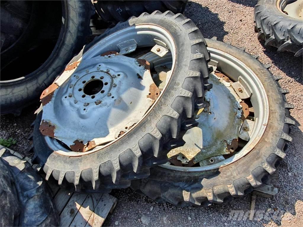 BKT 230/95R44 x2 Pneus, roues et jantes