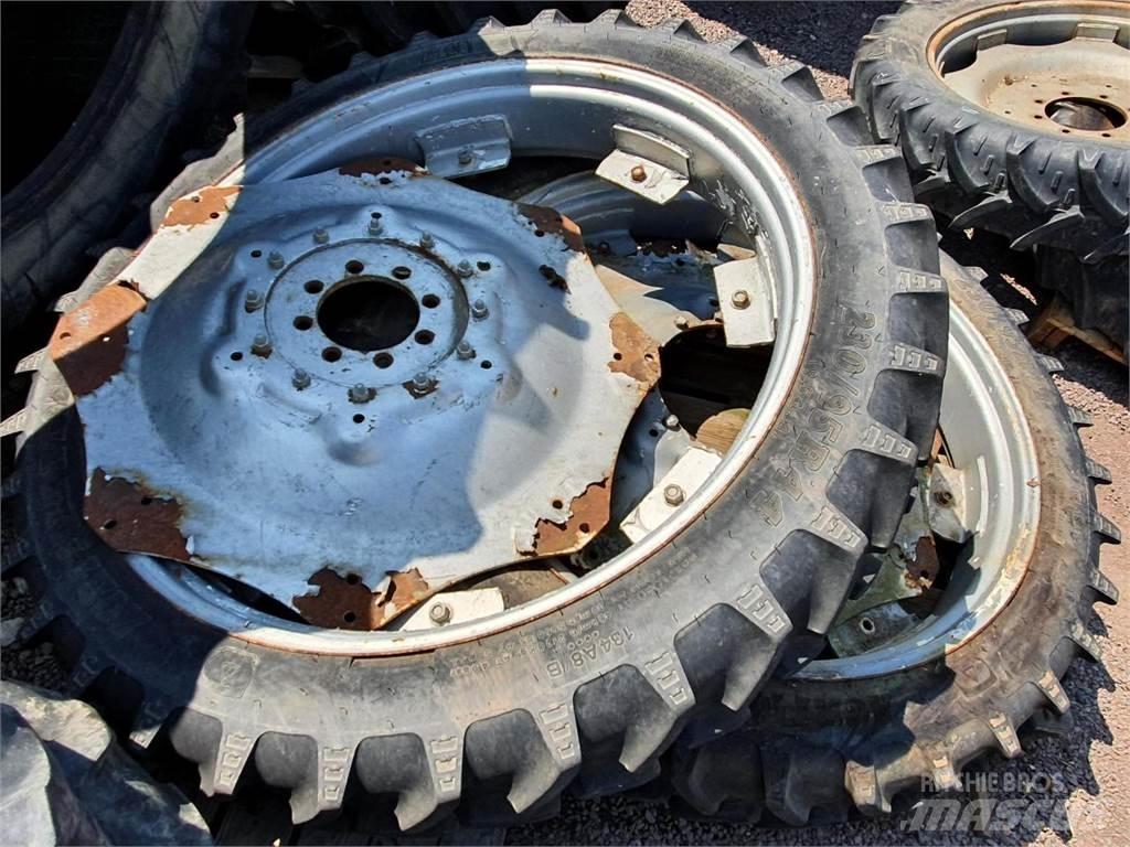 BKT 230/95R44 x2 Pneus, roues et jantes