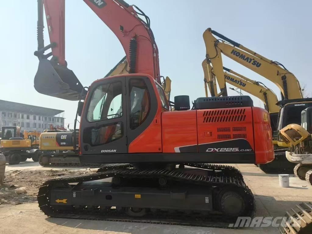 Doosan DX 225 LC Pelle sur chenilles