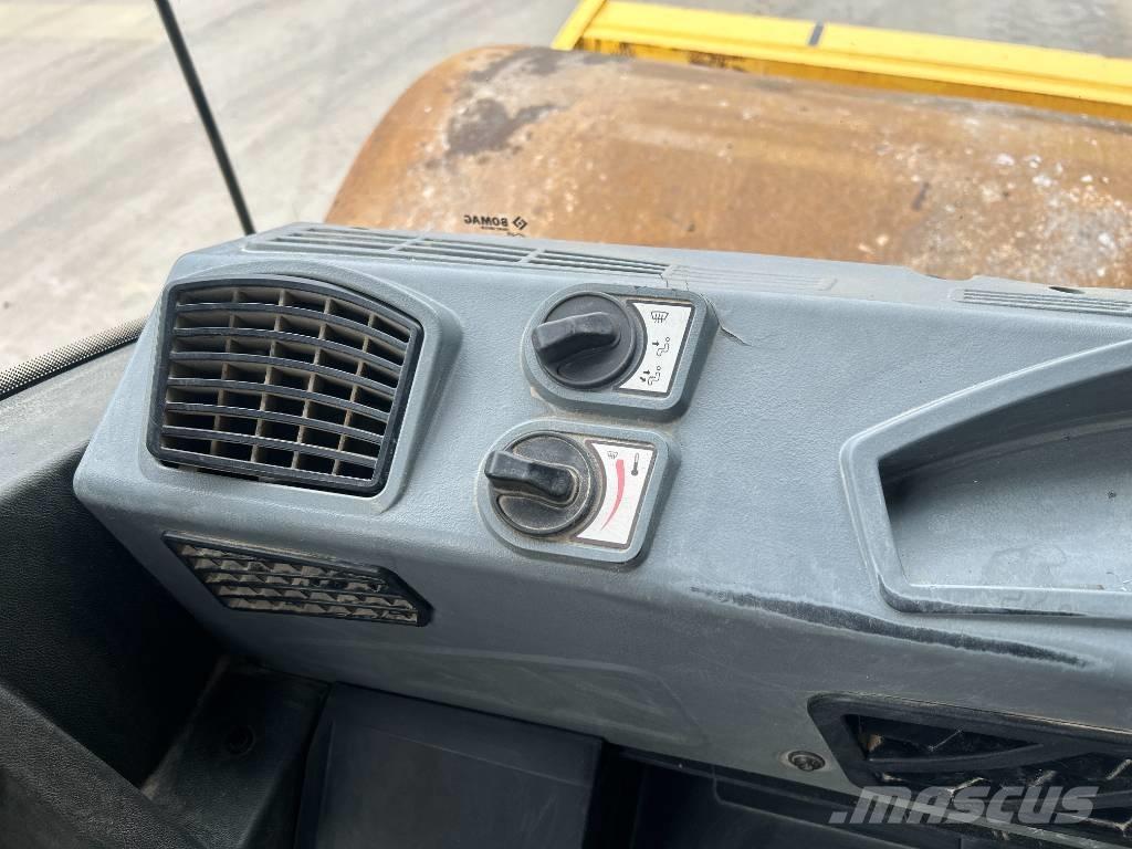 Bomag BW213D-5 Rouleaux monocylindre