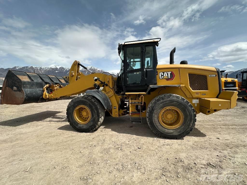 CAT 938M Chargeuse sur pneus
