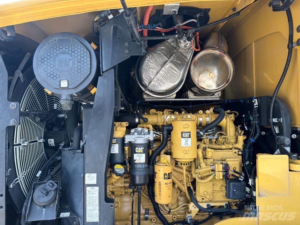 CAT 938M Chargeuse sur pneus