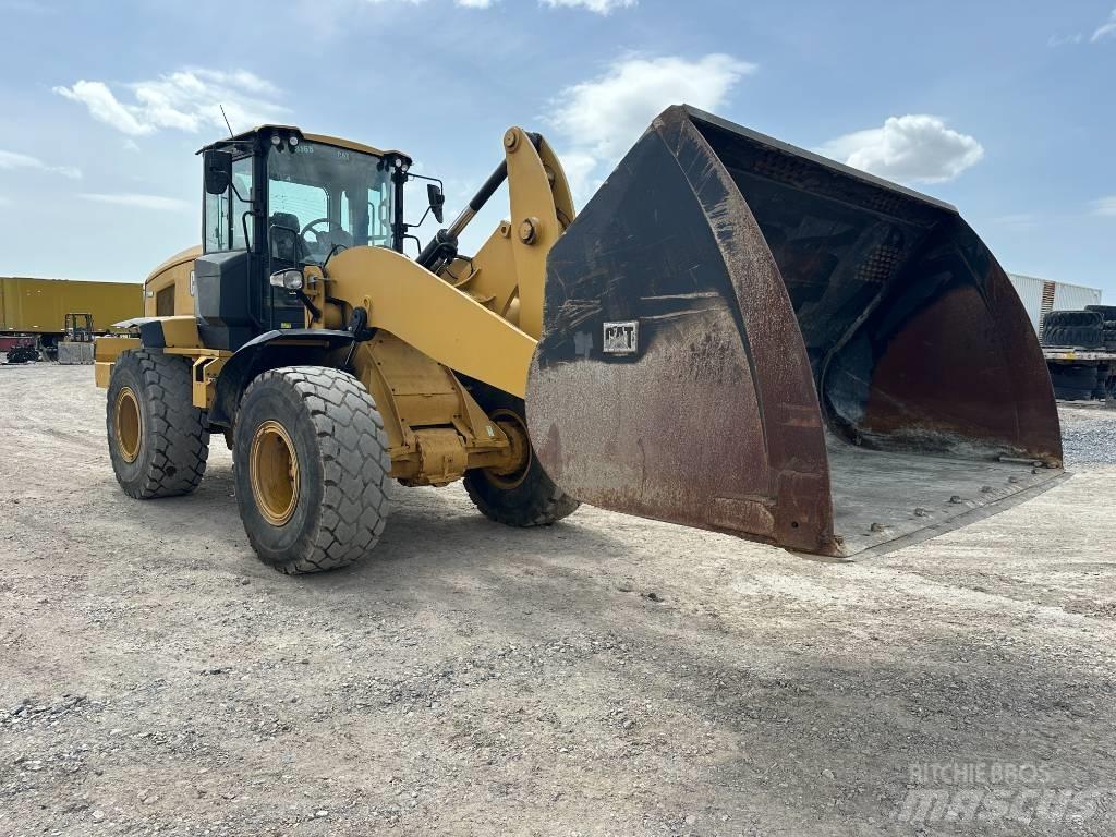 CAT 938M Chargeuse sur pneus