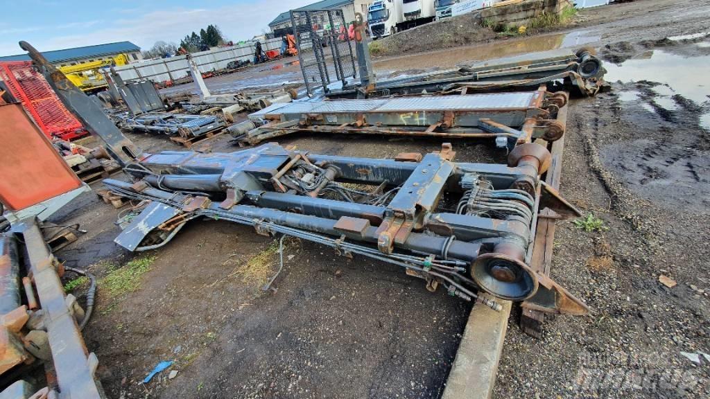  Hooklift DAMAGED Camion benne