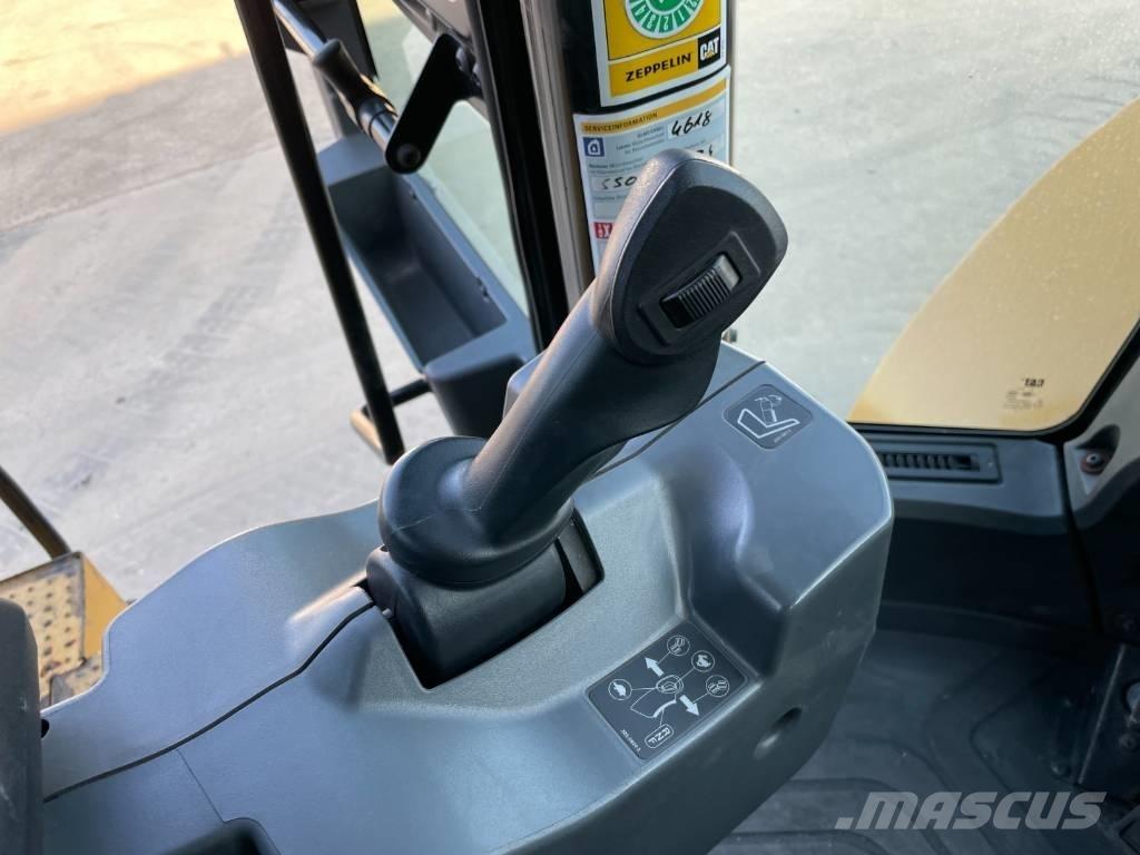 CAT 950M Chargeuse sur pneus