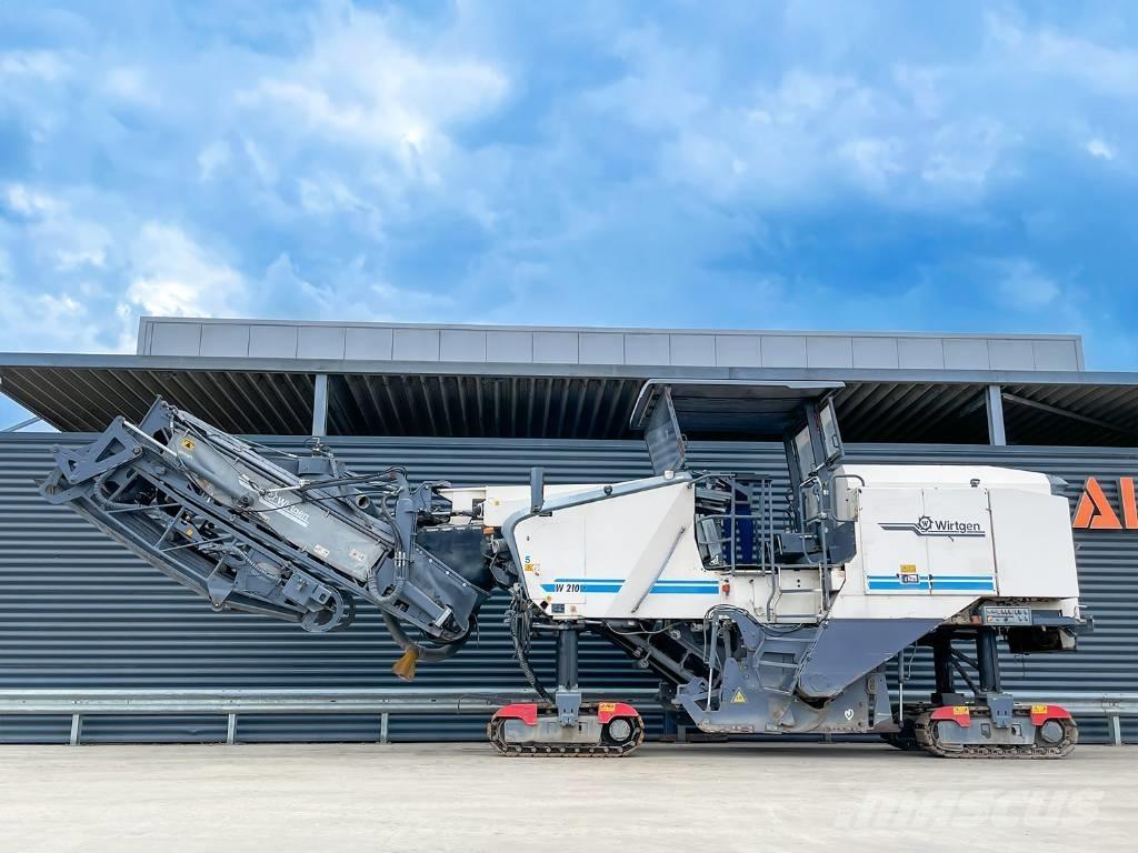 Wirtgen W 210 Fraiseuse à froid