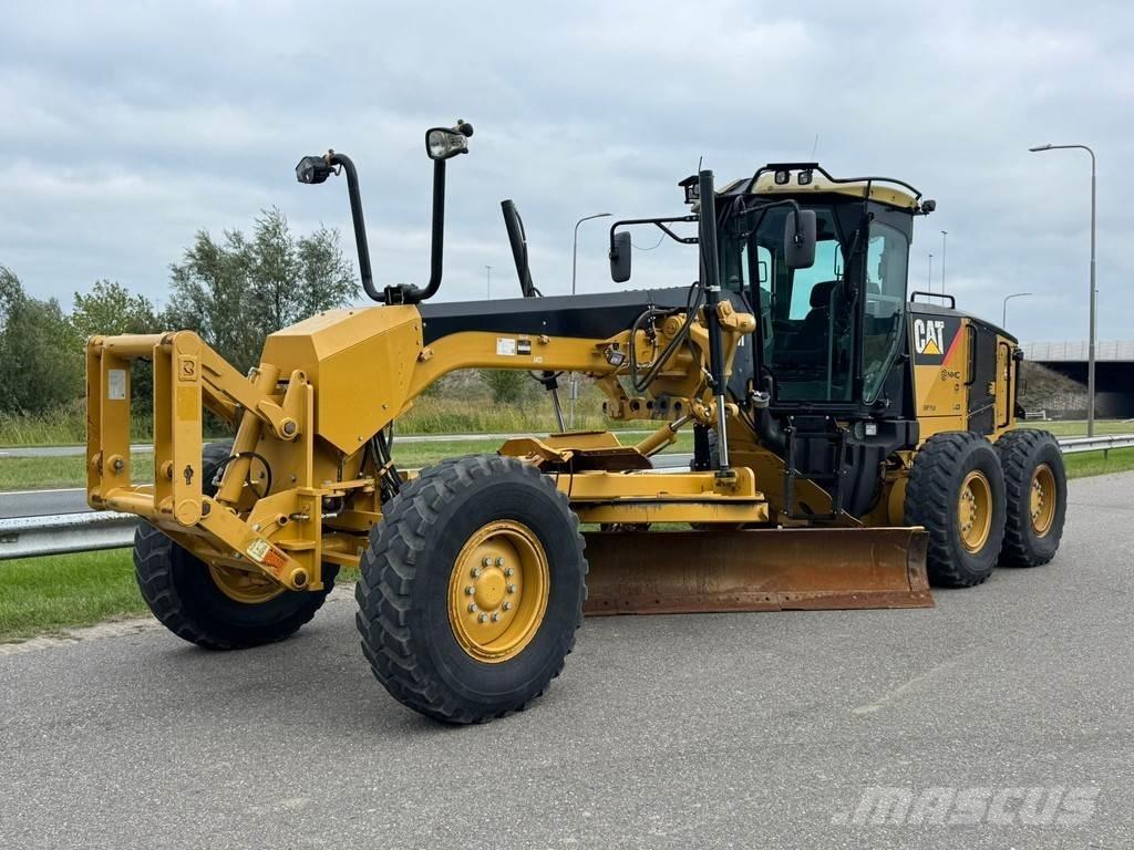 CAT 140M Niveleuse