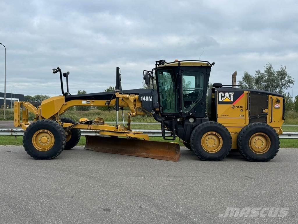 CAT 140M Niveleuse