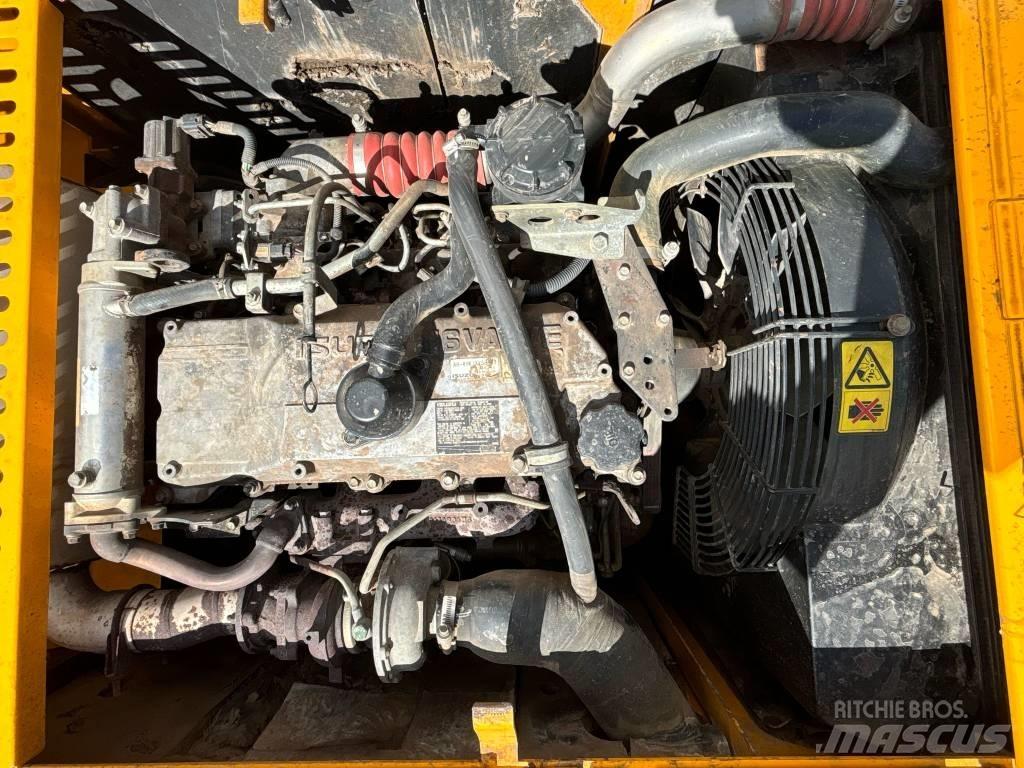JCB JS 260 LC Pelle sur chenilles