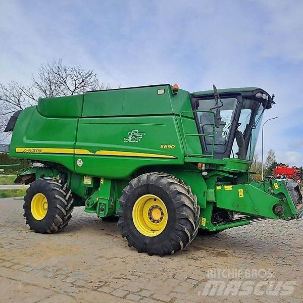 John Deere S 690 Moissonneuse batteuse