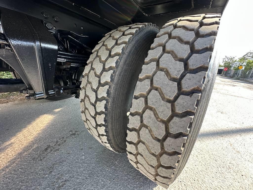 Freightliner 108 SD Camion aspirateur, Hydrocureur