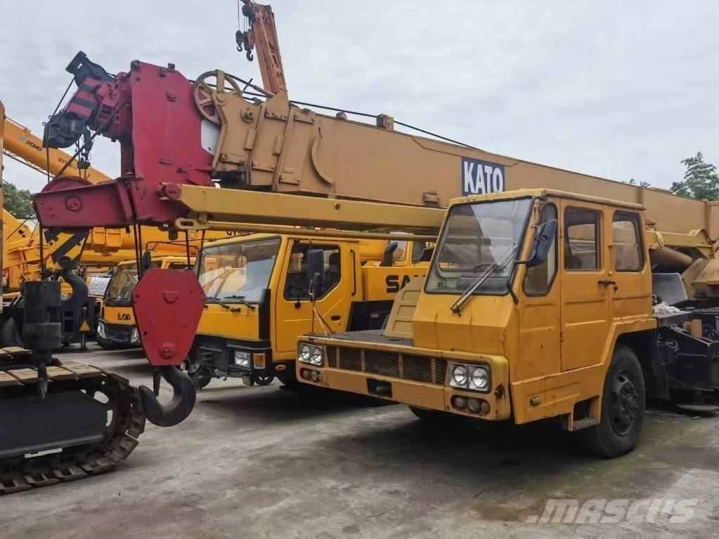 Kato 2500 KVA Grues tout terrain