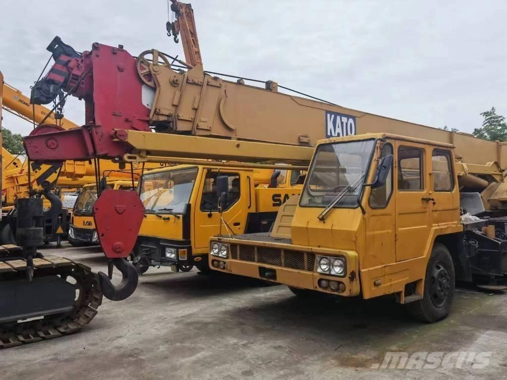 Kato 2500 KVA Grues tout terrain