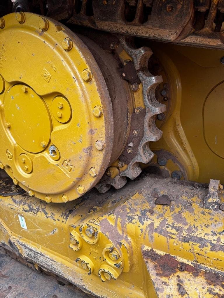 CAT D 6 LGP Bouteurs sur chenilles