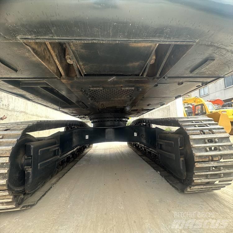 Hyundai 330 Pelle sur chenilles