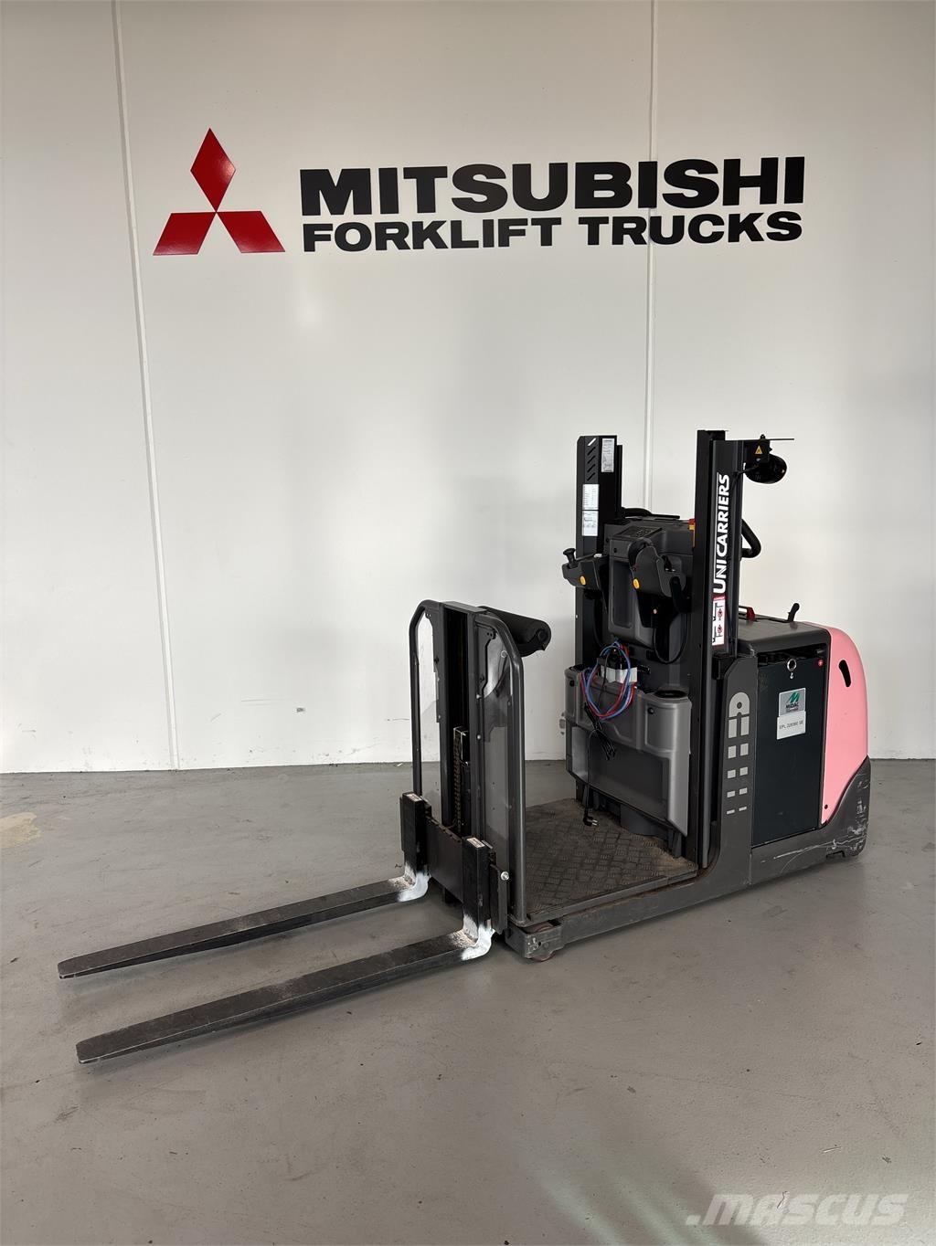 UniCarriers EPL100 Préparateur de commande au sol