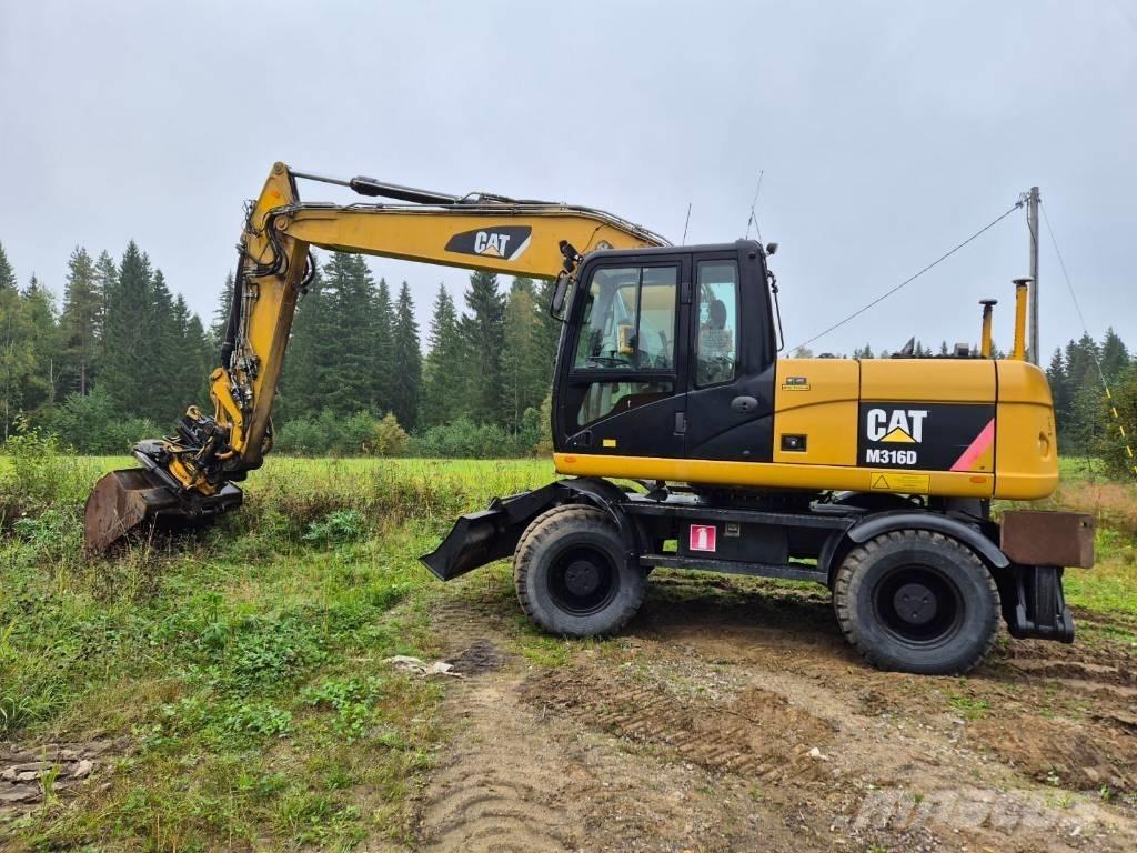 CAT M 316 D Pelle sur pneus