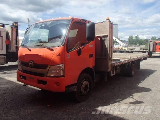Hino 195 Camion plateau
