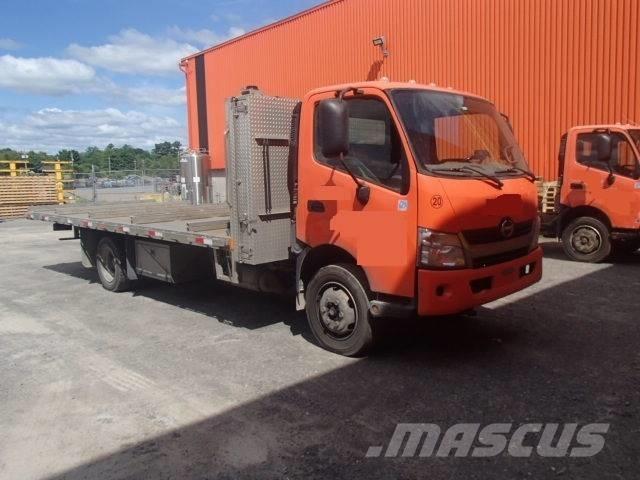 Hino 195 Camion plateau