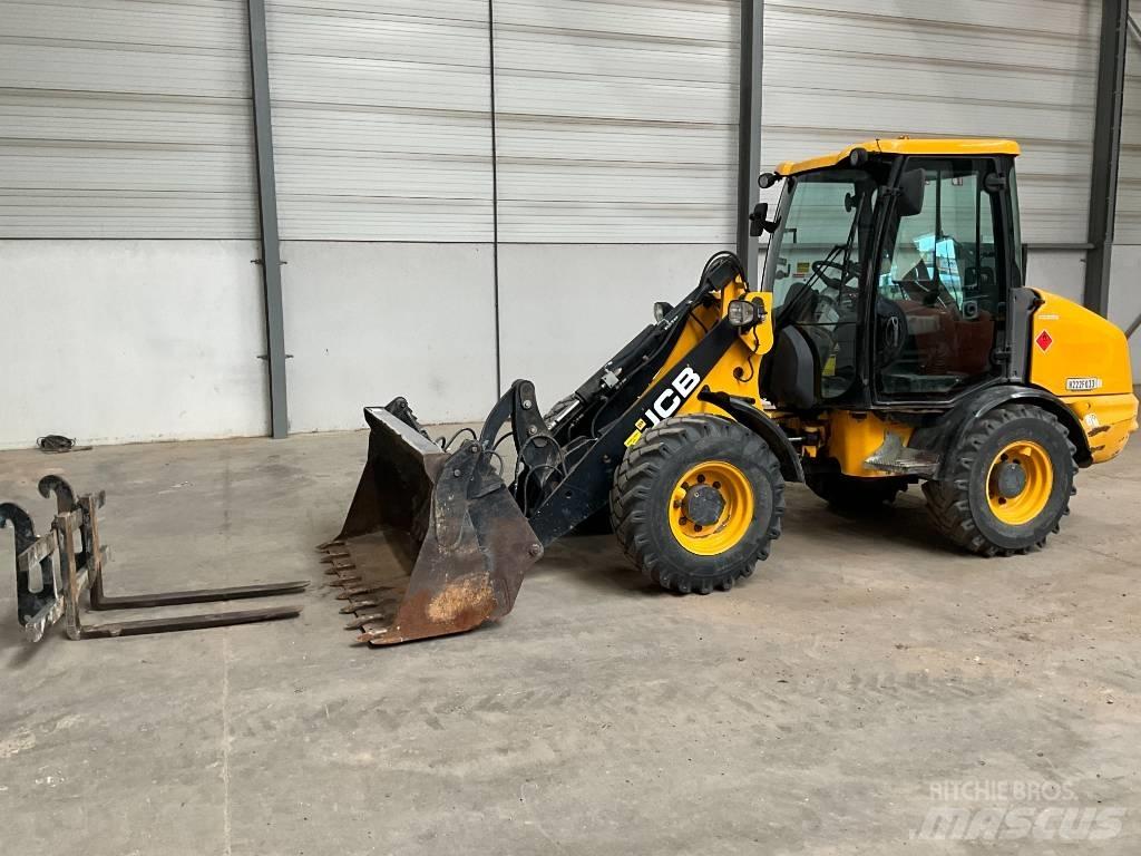JCB 406 B Chargeuse sur pneus