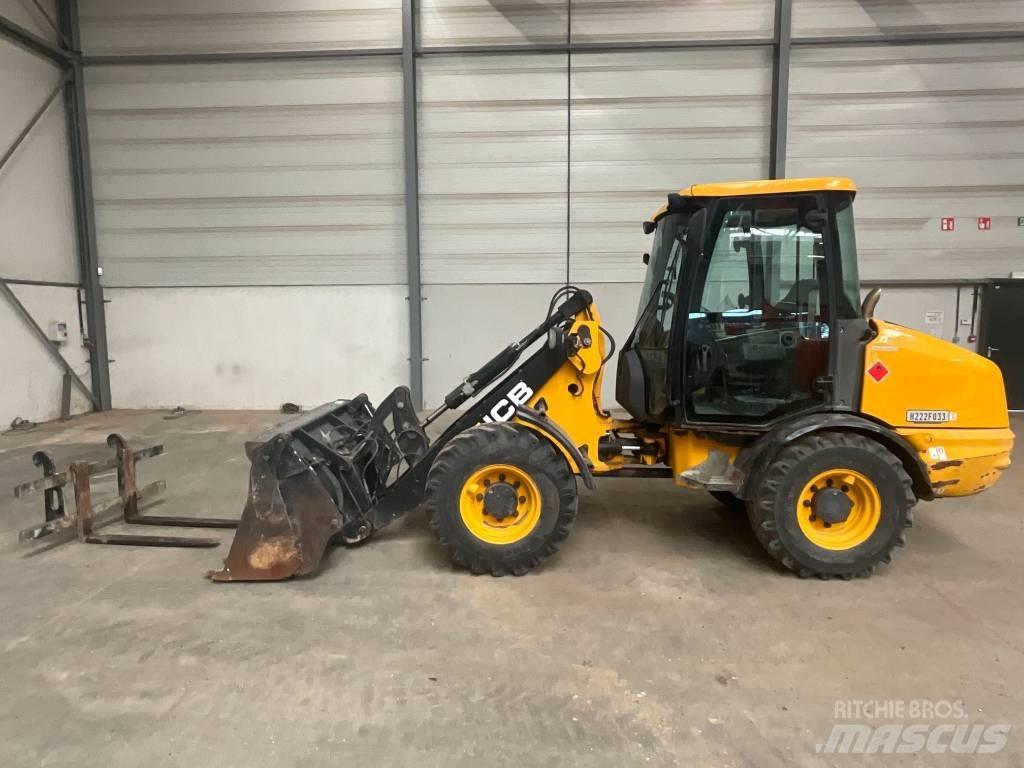 JCB 406 B Chargeuse sur pneus